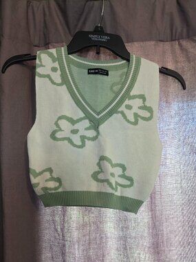 SHEIN knit cropped sweater vest, Small